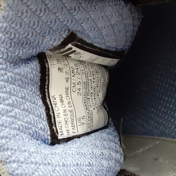 Fila Sneakers - Picture 4 of 9